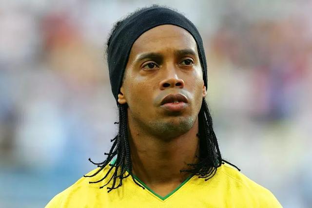 曼联6500万签下巴莱巴，中场重建提速